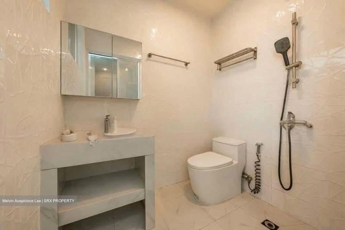 Cotswold Close (D13), Terrace #553359591